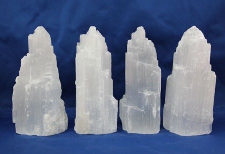 Os benefícios do cristal Selenite - Maria Helena Ponto de Equilíbrio
