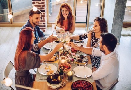 Jantares de amigos com bom Feng Shui