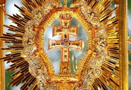 Conheça a Grande Oração da Cruz de Caravaca